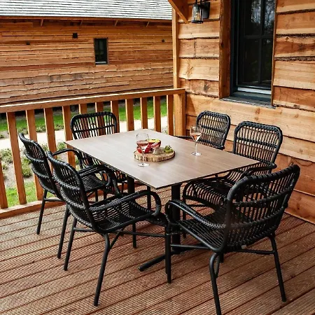 Сasa de vacaciones Beautiful With Spa, On A On The Maashorst Nature Reserve Uden