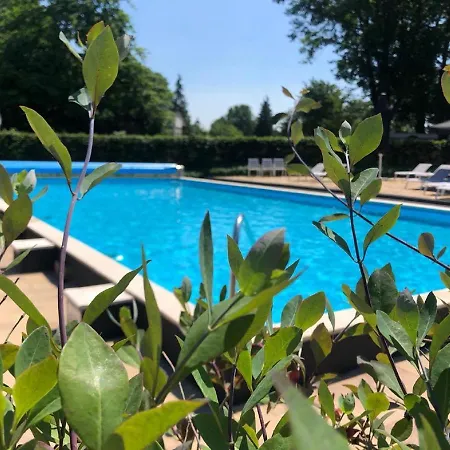 Сasa de vacaciones Beautiful With Spa, On A On The Maashorst Nature Reserve